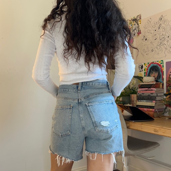 agolde criss cross asymmetrical cut off shorts - Picture 2 of 3